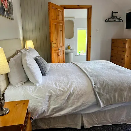 Kilcashel House, Ardara, F94 P802 Bed and Breakfast *