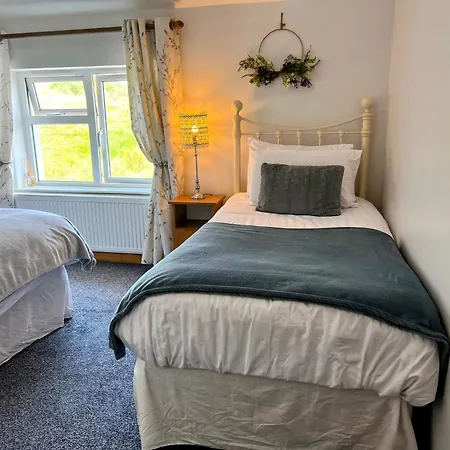 Kilcashel House, Ardara, F94 P802 Bed and Breakfast *
